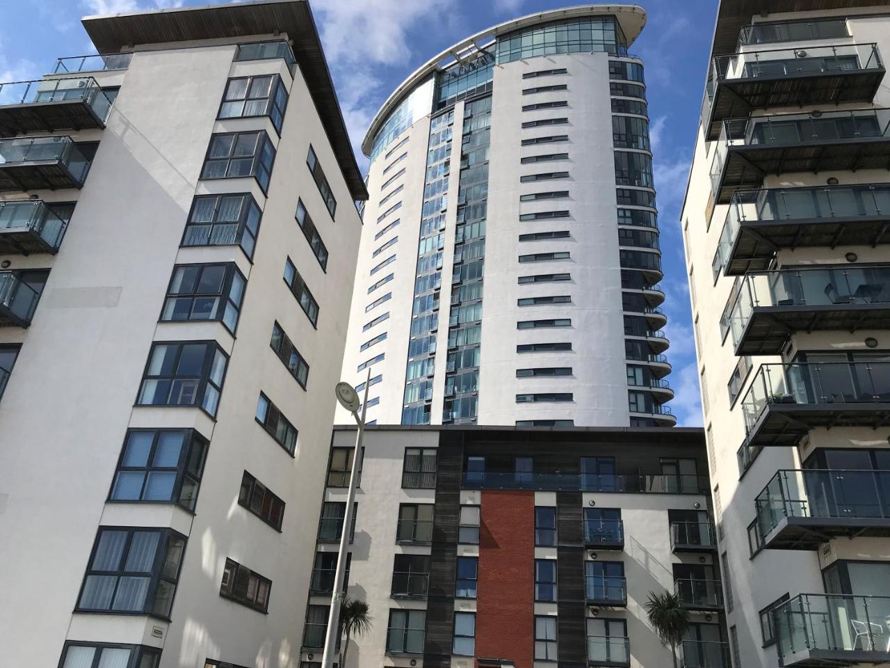 Meridian Quay Apartments, By Jsw Short Stay Swansea Zewnętrze zdjęcie