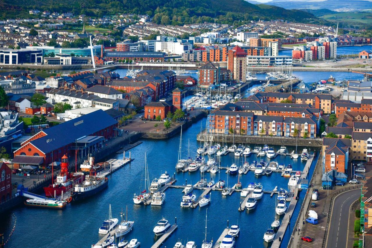 Meridian Quay Apartments, By Jsw Short Stay Swansea Zewnętrze zdjęcie