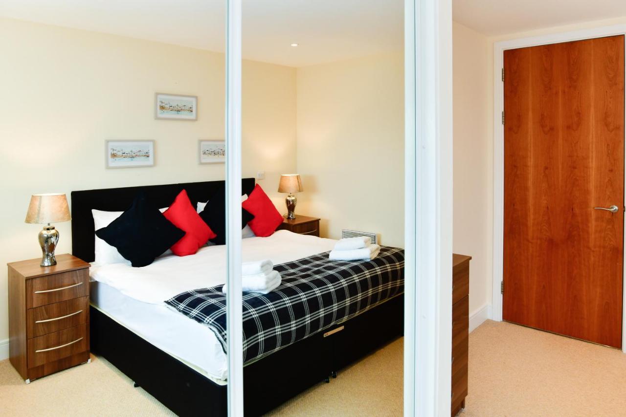 Meridian Quay Apartments, By Jsw Short Stay Swansea Zewnętrze zdjęcie